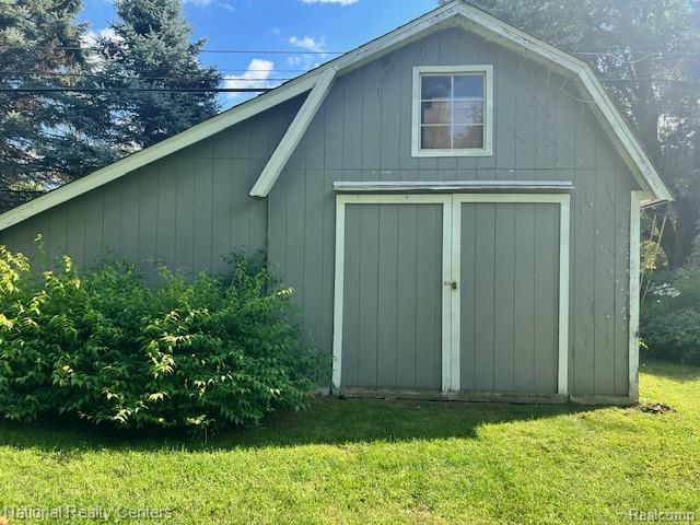 1785 Middle Road, Highland, MI — Photo 42