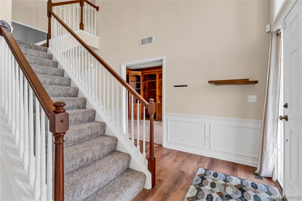 6119 AMBER Lane, Grand Blanc, MI 48439 — Photo 3
