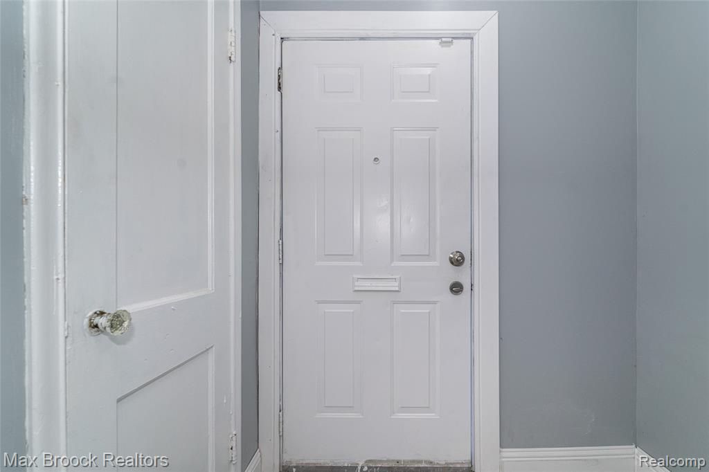 9327 Schaefer Highway, Detroit, MI 48228 — Photo 5