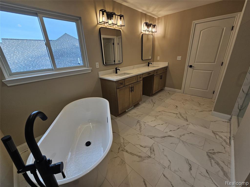 49241 London Bridge Drive, Macomb, MI 48042 — Photo 21