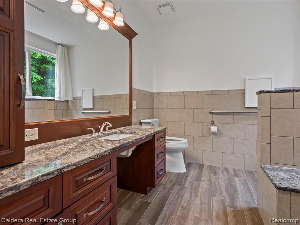 9862 Tioga Trail, Pinckney, MI 48169 — Photo 27