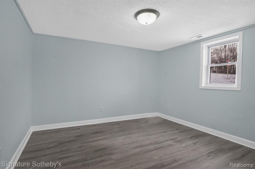 8041 GRAND RIVER Road, Brighton, MI 48114 — Photo 10