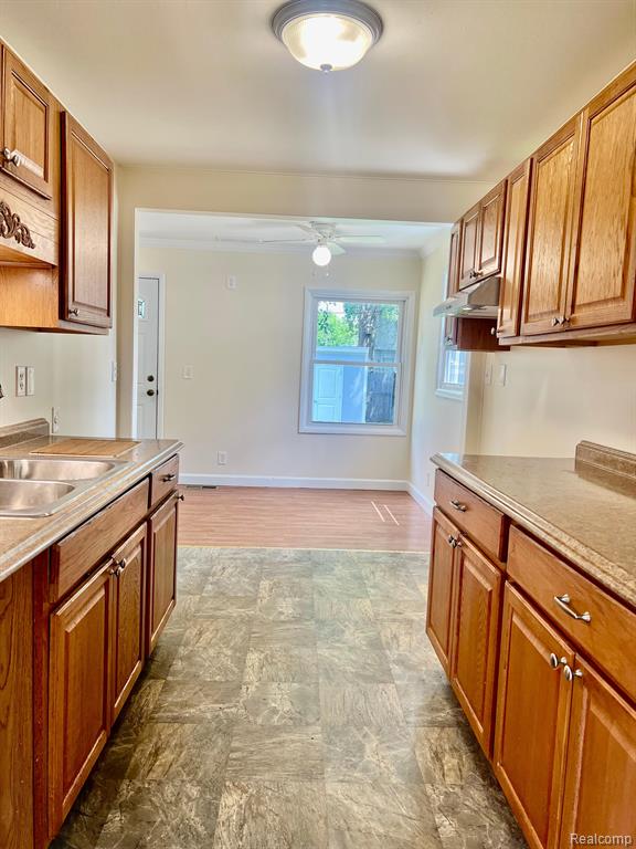 957 E MEYERS Avenue, Hazel Park, MI 48030 — Photo 12