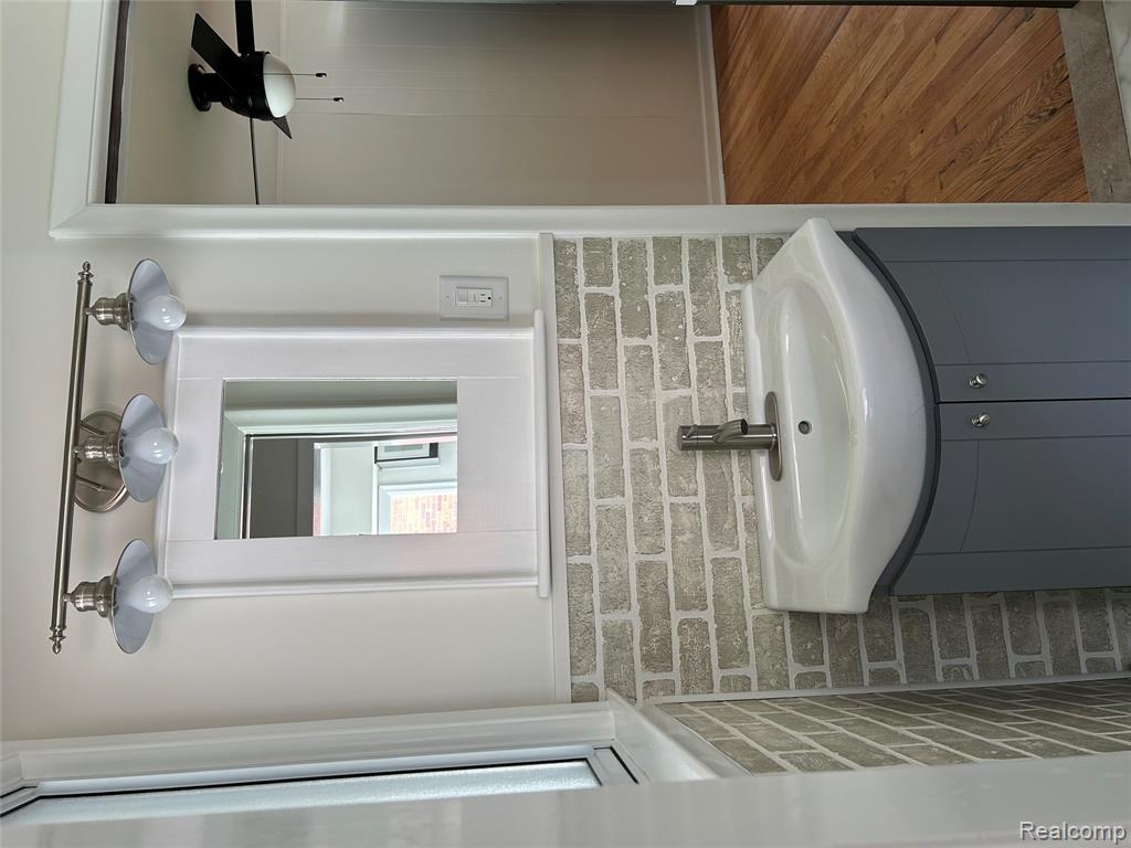 8816 Salem Lane, Redford, MI 48239 — Photo 12