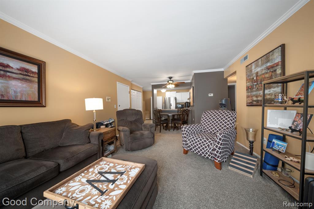 833 BLOOMFIELD VILLAGE Boulevard, #B, Auburn Hills, MI 48326 — Photo 3