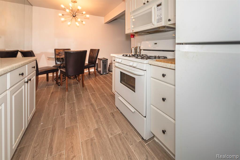 9601 Bayview Drive, 102, Ypsilanti, MI 48197 — Photo 9