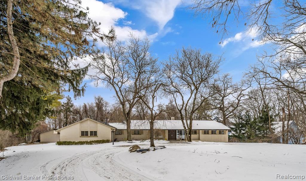 4121 ECHO Road, Bloomfield Hills, MI 48302 — front exterior