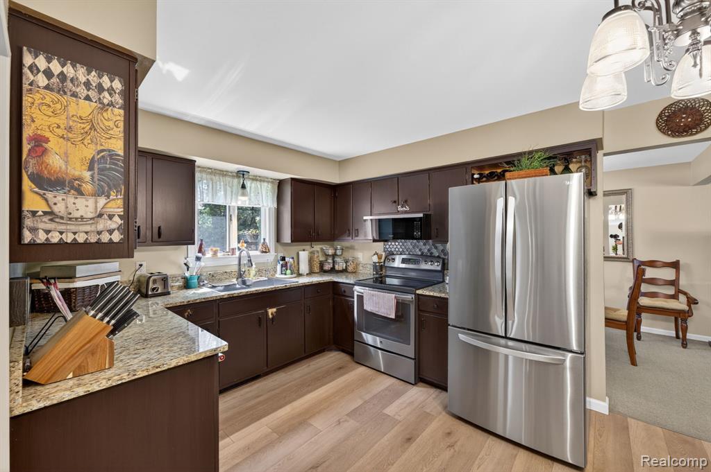4369 Dixon Drive, Swartz Creek, MI 48473 — Photo 19