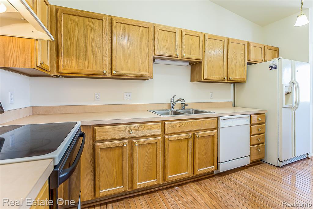62181 ARLINGTON CIRCLE, 4, South Lyon, MI 48178 — Photo 10