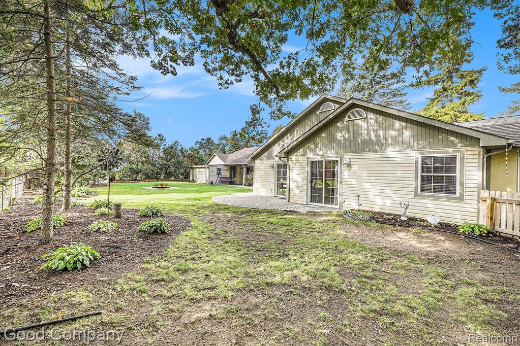 47595 Frederick Road, Shelby Twp, MI 48317 — Photo 24