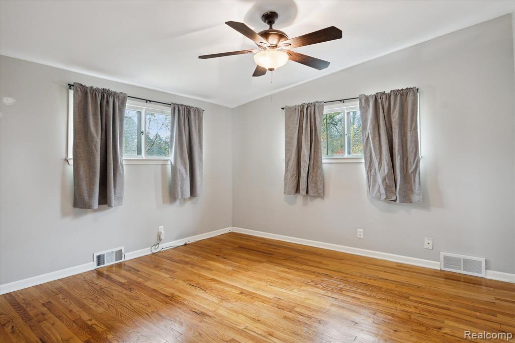 8537 Moms Drive, Belleville, MI 48111 — Photo 15