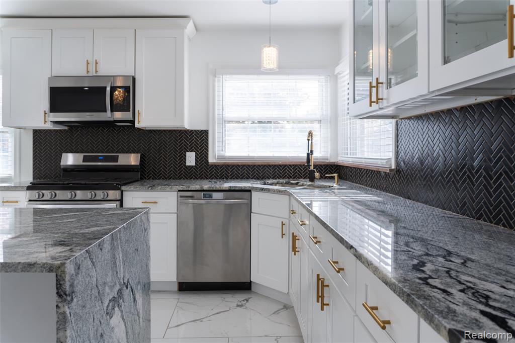 8153 Racine Road, Warren, MI 48093 — Photo 13