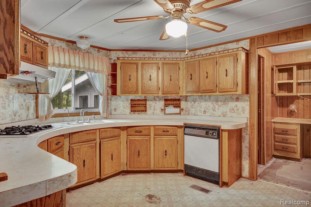 4137 Port Austin Road, Caseville, MI 48725 — Photo 11