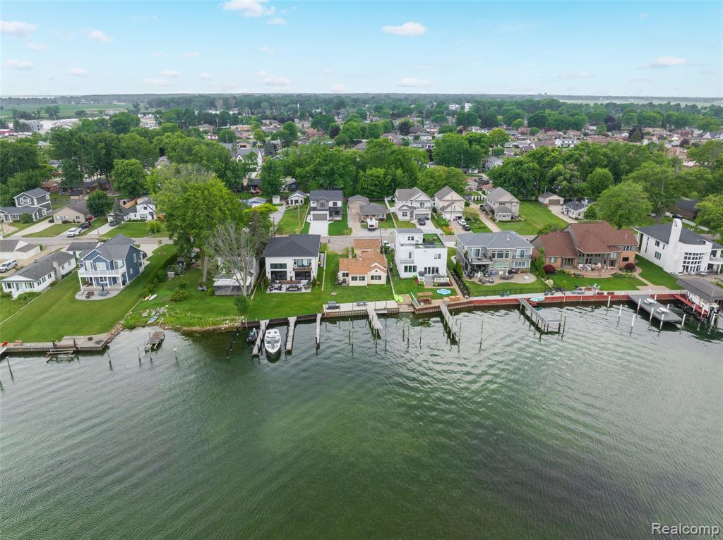 41260 Conger Bay Drive, Harrison Township, MI — Photo 2
