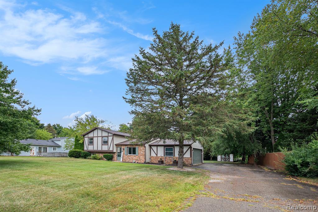 621 Vincent Street, Pinckney, MI 48169 — Photo 16