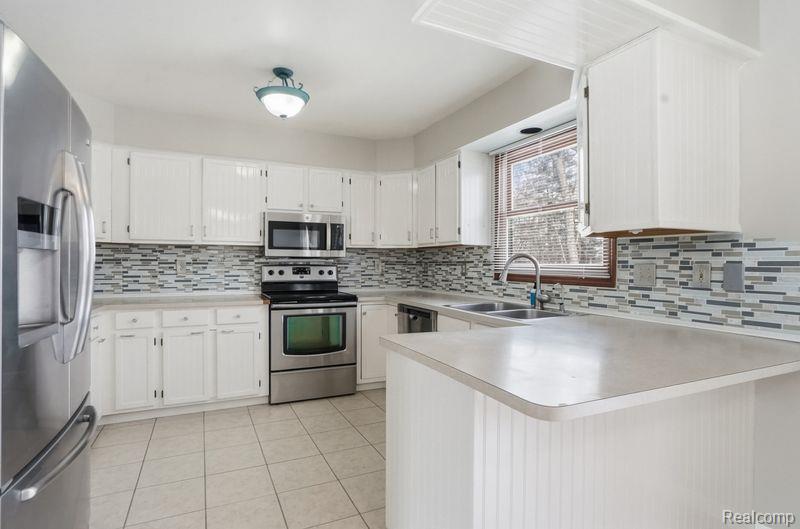 4531 Clifford Road, Brighton, MI 48116 — Photo 9