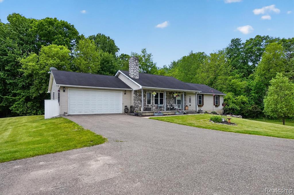 9565 Crofoot Road, Fowlerville, MI 48836 — Photo 2