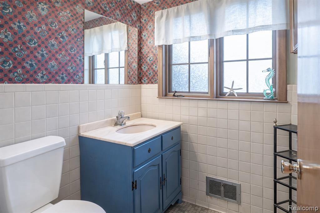 8362 Sunburst, Center Line, MI 48015 — Photo 29
