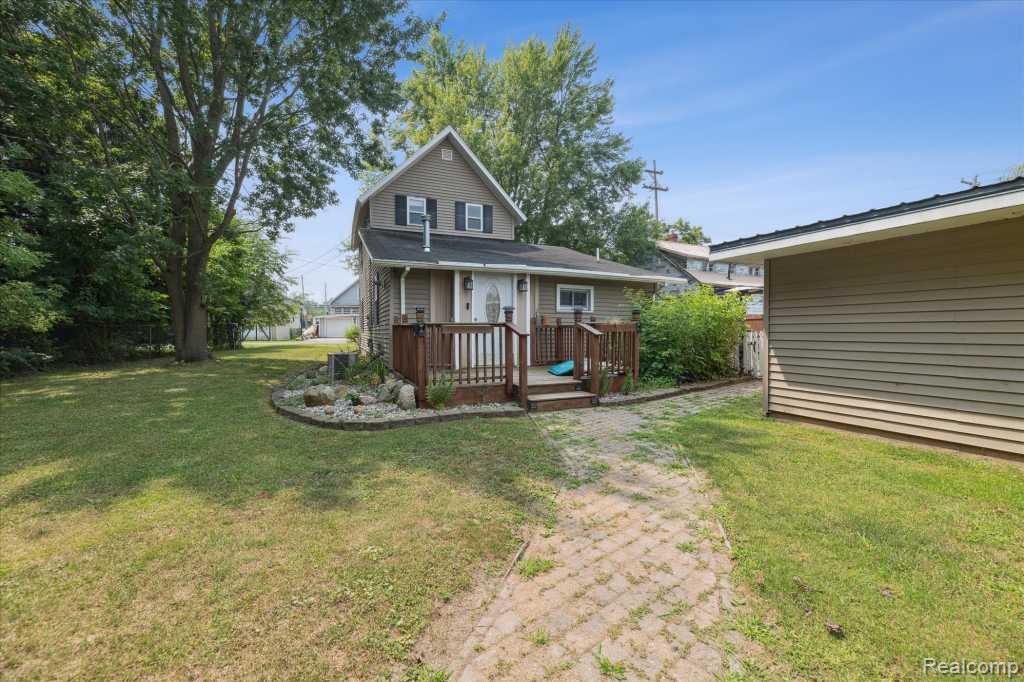 405 Huron Street, Owosso, MI 48867 — Photo 3