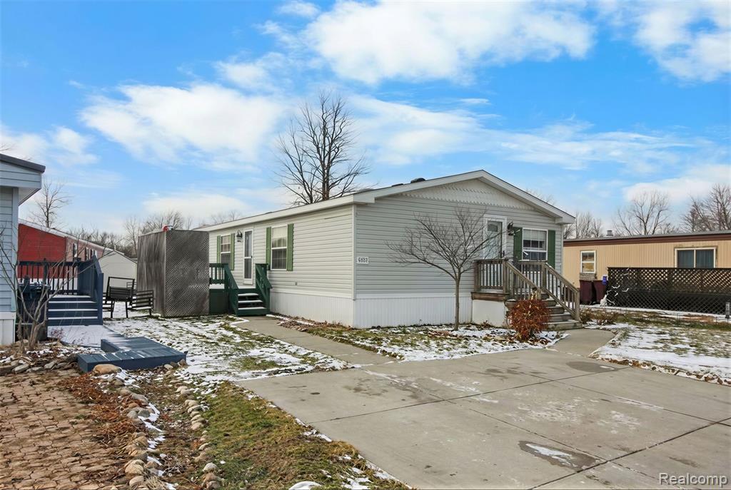 5317 Bart, Casco, MI 48064 — Photo 2