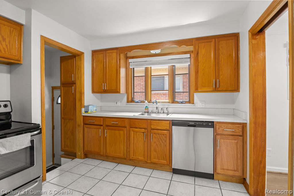 7480 COLONIAL Street, Dearborn Heights, MI 48127 — Photo 8