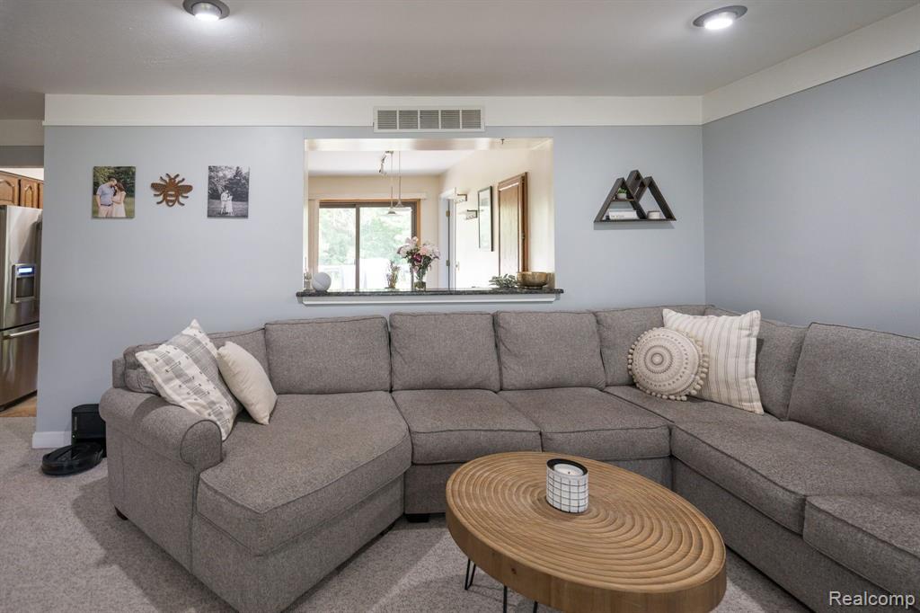 9904 CEDAR ISLAND Road, White Lake, MI — Photo 9