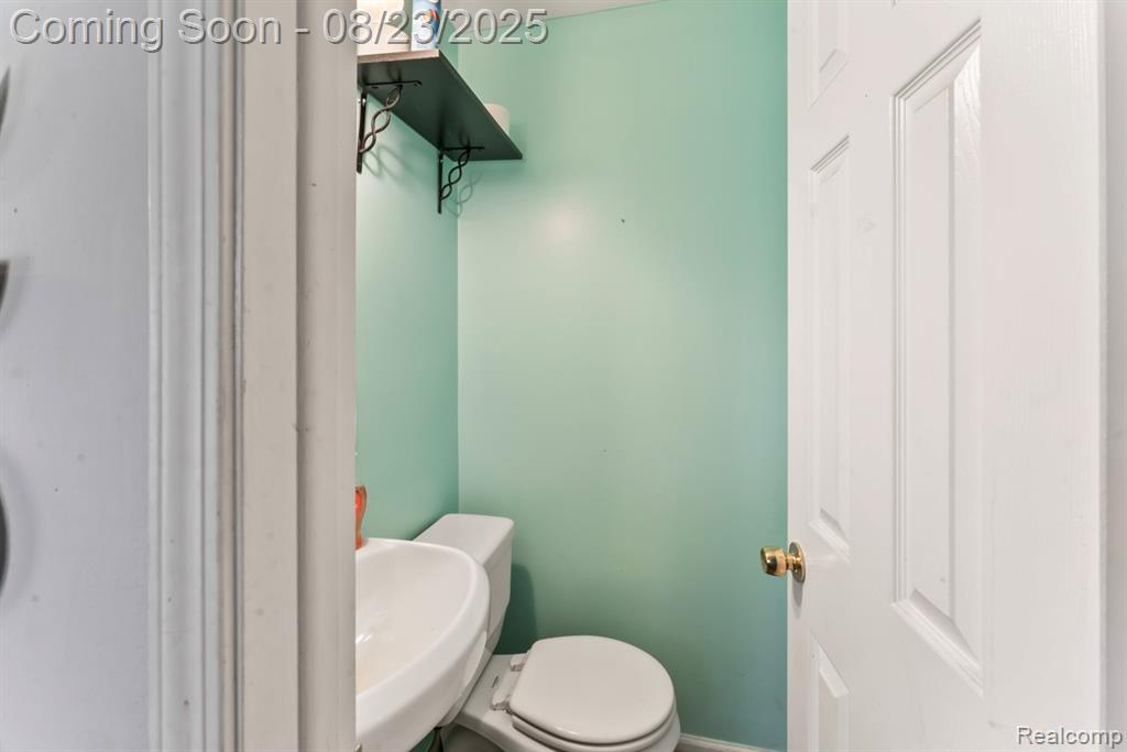 5443 Mancelona Drive, Grand Blanc, MI 48439 — Photo 12