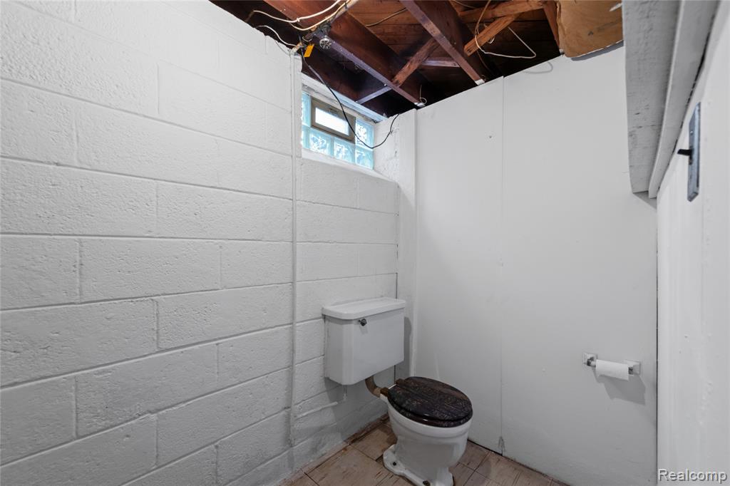 6874 Greenview Avenue, Detroit, MI 48228 — Photo 21