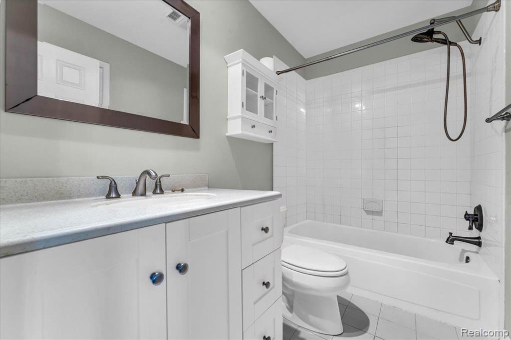 4275 PINE RIDGE, Ann Arbor, MI 48105 — Photo 16