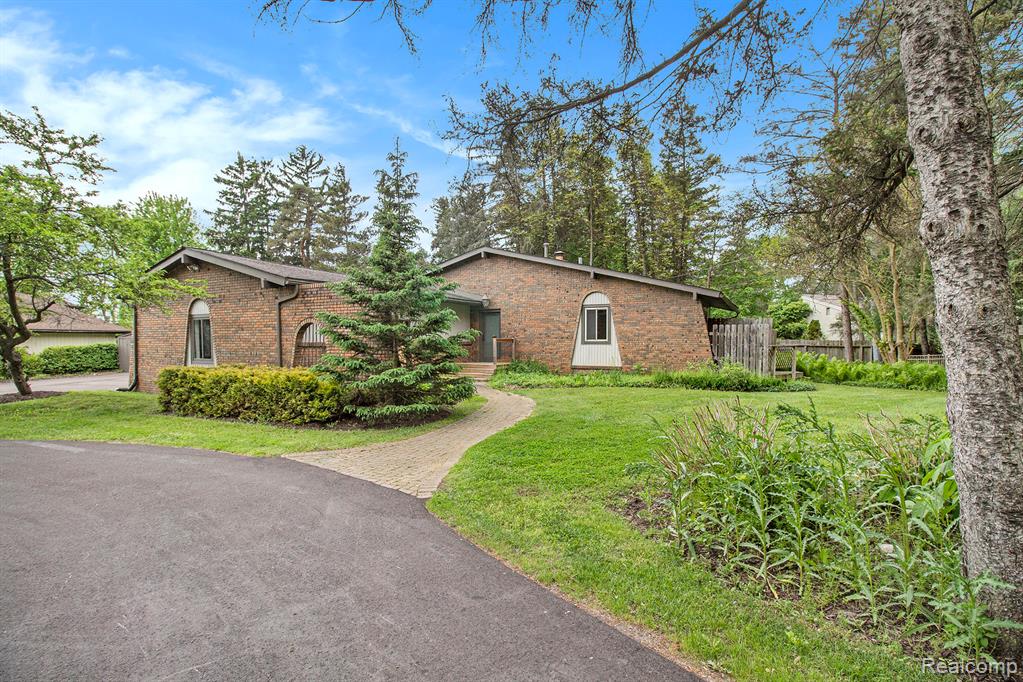7831 Caberfae Trail, Clarkston, MI 48348 — Photo 27