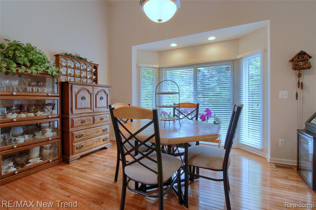 41672 Clemens Circle, Novi, MI 48377 — Photo 23