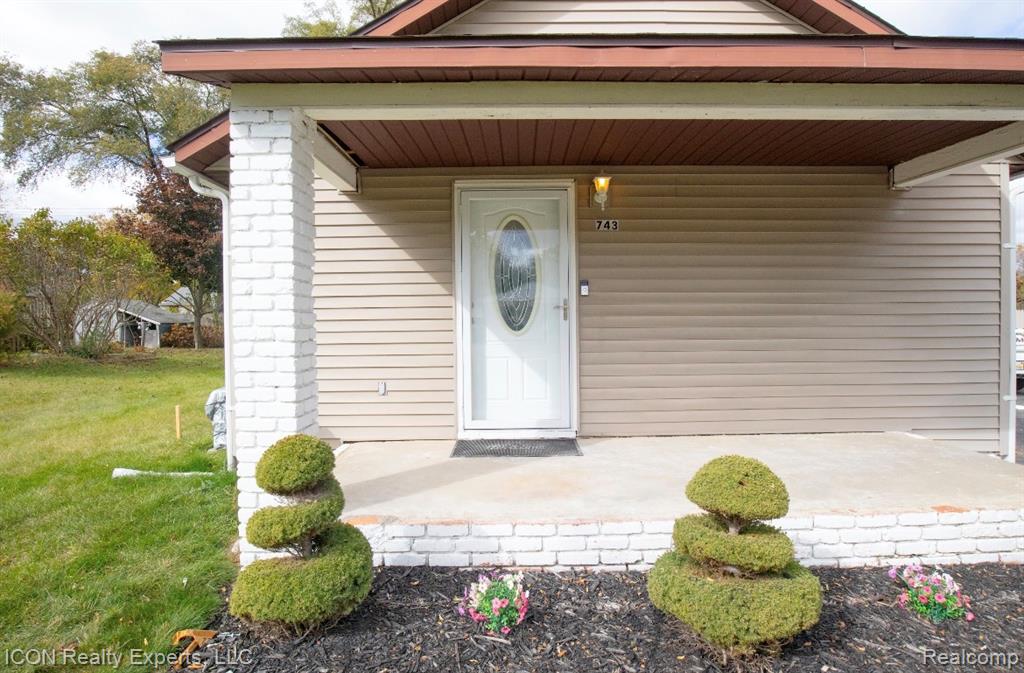 743 Hollister Street, Pontiac, MI 48340 — Photo 6