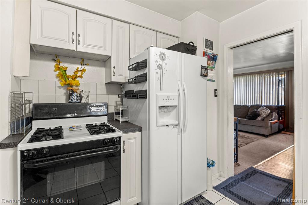 22151 Whitmore Street, Oak Park, MI 48237 — Photo 14