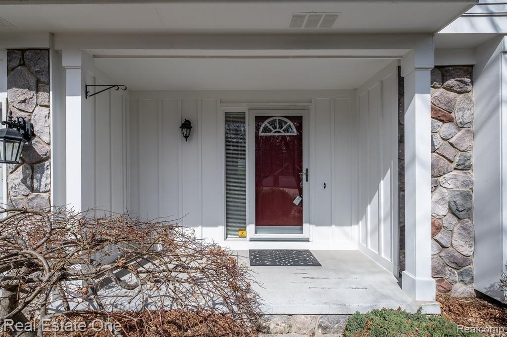 7265 WILLOW OAK Drive, West Bloomfield, MI 48324 — Photo 4