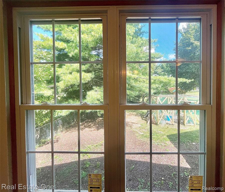 4620 Kempf Street, Waterford, MI 48329 — Photo 24