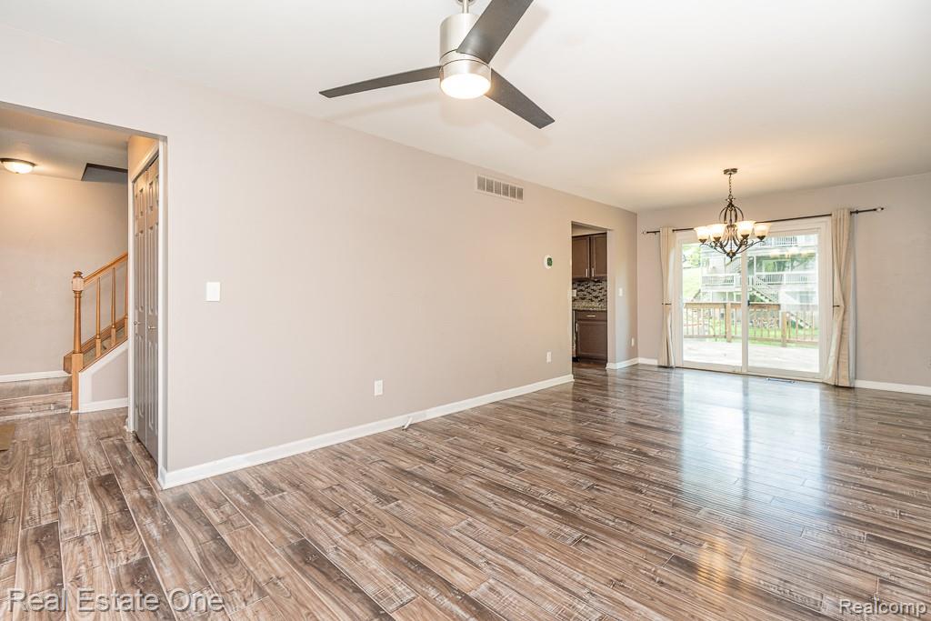 668 Sherry Drive, Lake Orion, MI 48362 — Photo 7