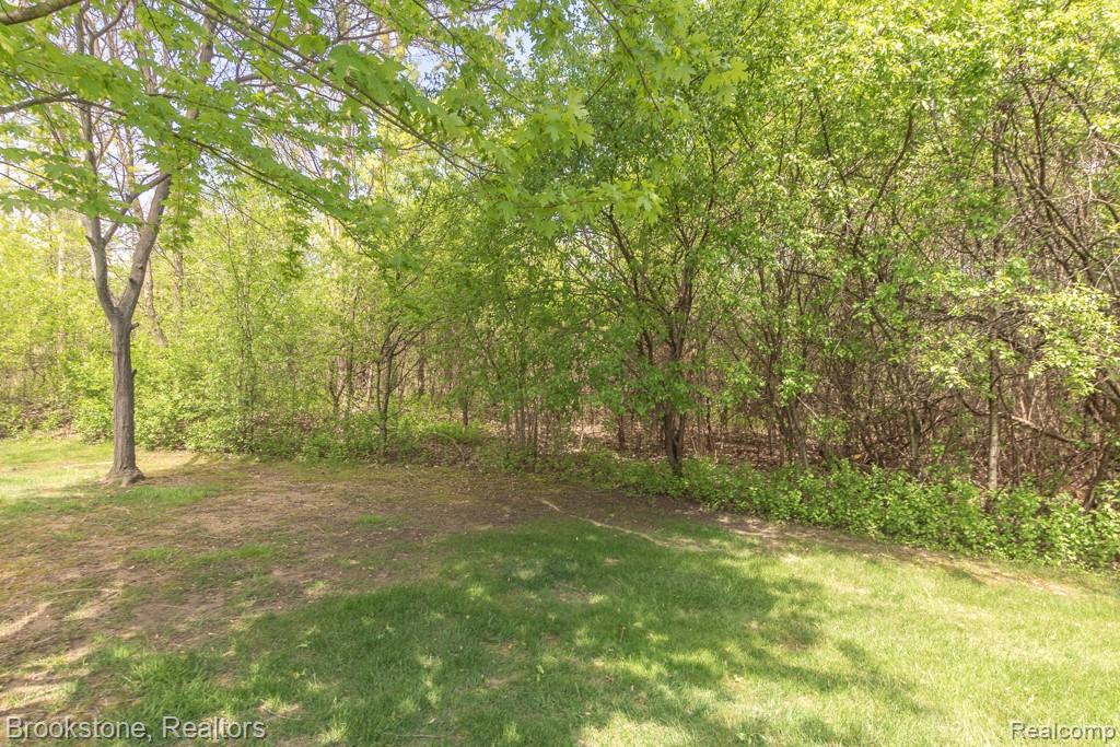 12465 Pagels Drive, 22, Grand Blanc, MI 48439 — Photo 36