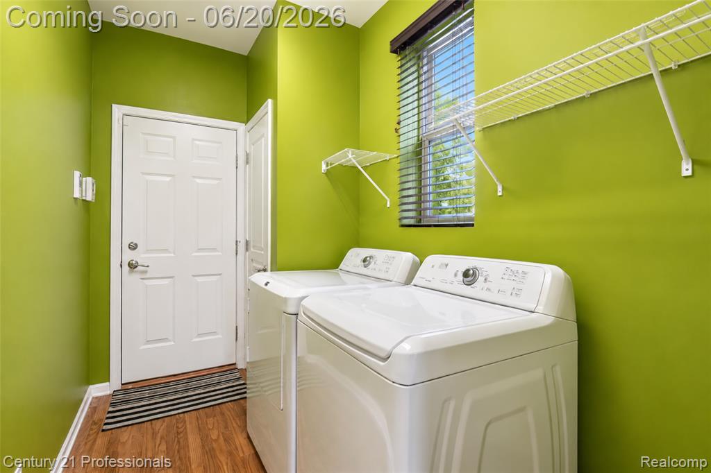 45248 Bartlett Drive, Novi, MI 48377 — Photo 17