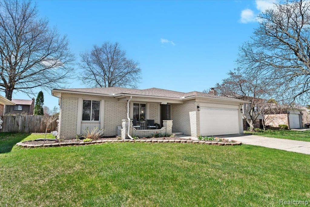 46433 Plum Grove Drive, Macomb, MI 48044 — Photo 2