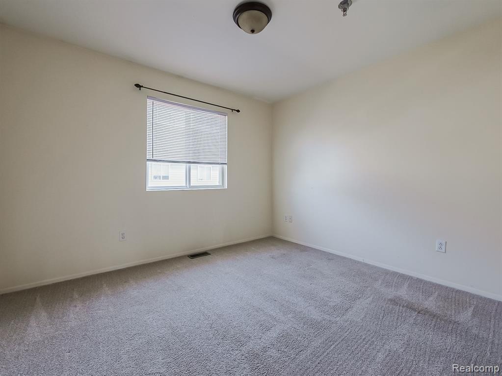 642 LYDIA Lane, Pontiac, MI 48341 — Photo 13