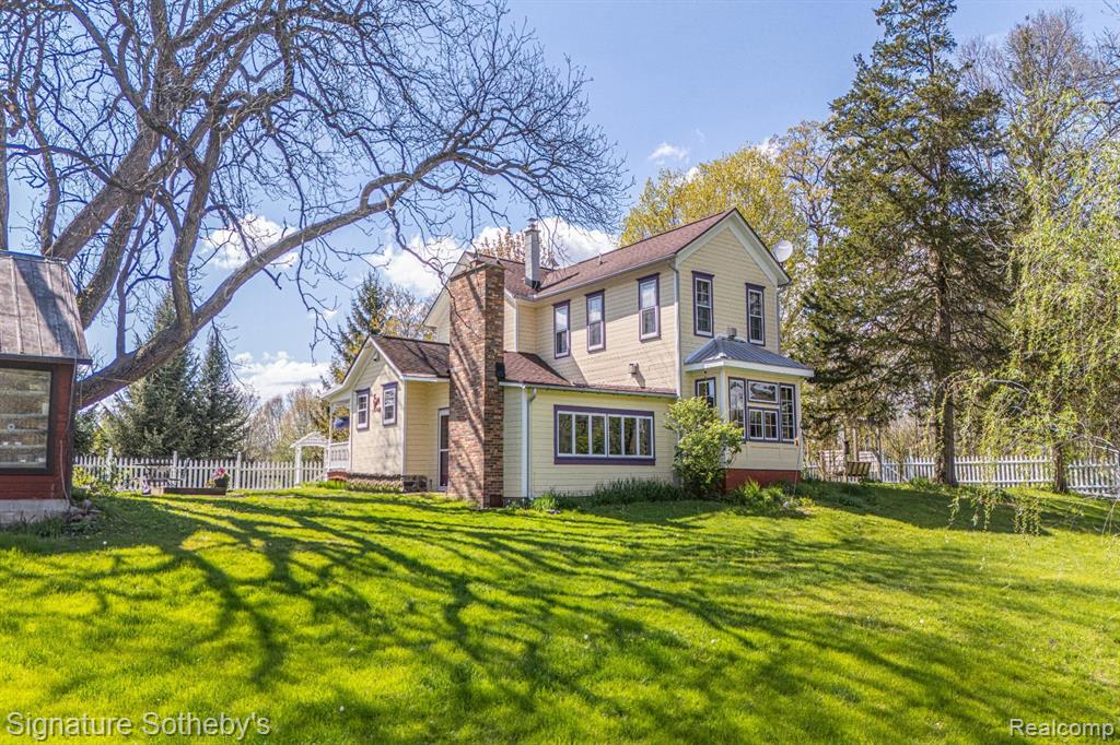 9827 KENNEDY Road, Munith, MI 49259 — front exterior
