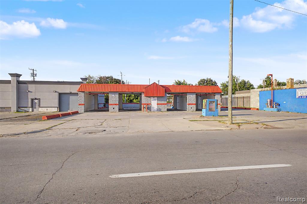 19639 W Warren Avenue, Detroit, MI 48228