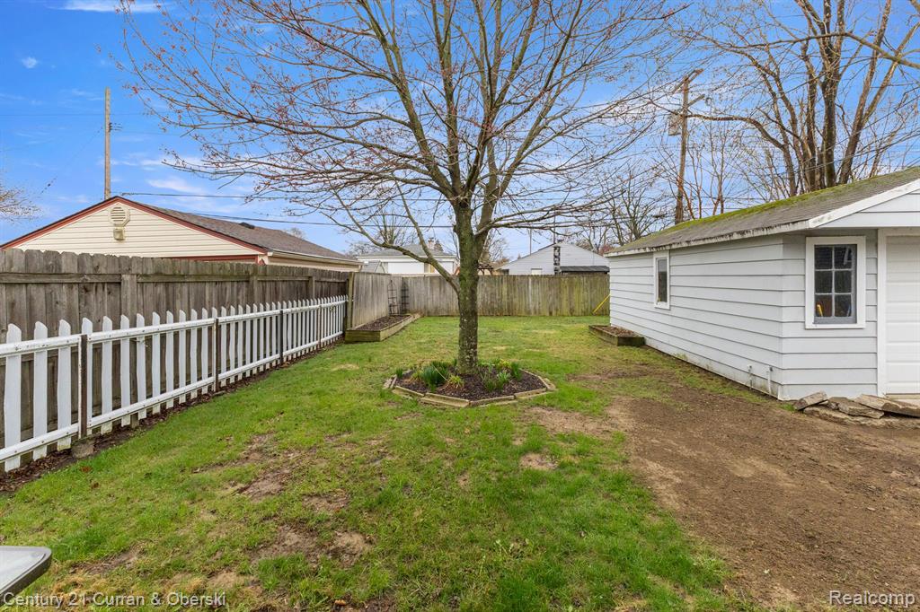 7855 WILLIAM Street, Taylor, MI 48180 — Photo 18
