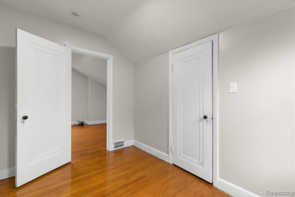 11110 Wayburn Street, Grosse Pointe, MI 48224 — Photo 18
