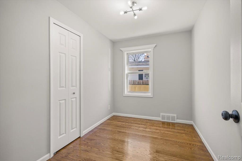 567 E MADISON Avenue, Pontiac, MI 48340 — Photo 19