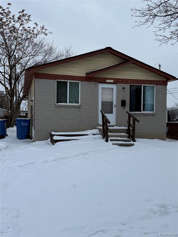 8030 Jewett Avenue, Warren, MI 48089 — front exterior
