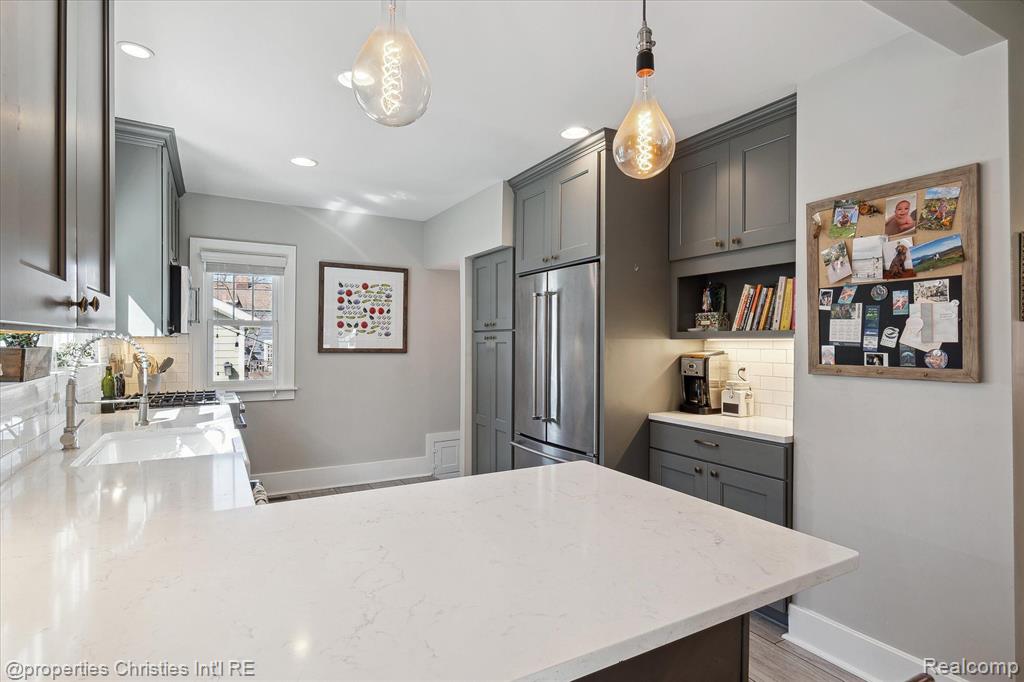 712 S LAUREL Street, Royal Oak, MI 48067 — Photo 20