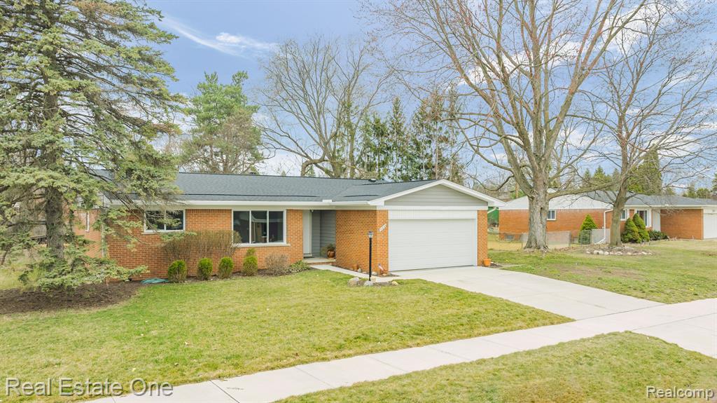 41650 BORCHART Drive, Novi, MI — Photo 2