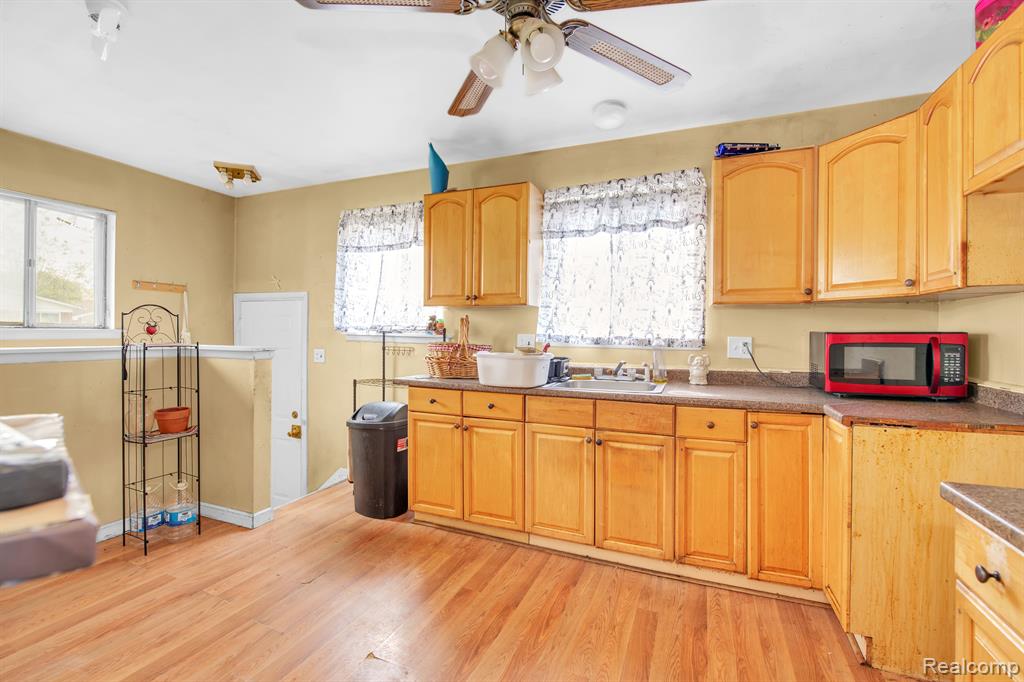 21385 MAJESTIC Avenue, Ferndale, MI 48220 — Photo 7