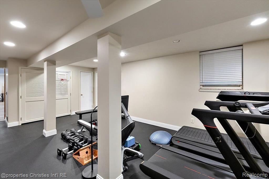4889 ARDMORE Drive, Bloomfield Hills, MI 48302 — Photo 45